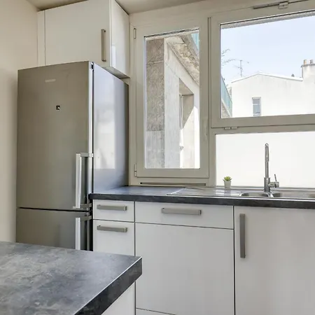 Superb & Luminous T4 In Montmartre باريس
